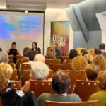 O ciclo “Desde a Marxe” do PSdG levou a artesanía, o ioga e a xoiería ao auditorio da Pobra