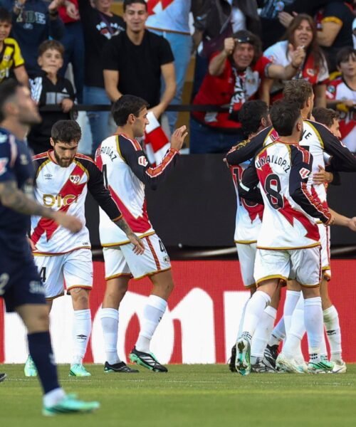 El Rayo resucita en Liga y golea al Celta en Vallecas