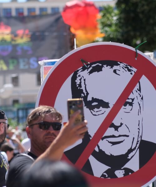 Hungría deroga la ley de Orbán que vinculaba pederastia y homosexualidad e impedía hablar de LGTBIQ+ en las escuelas