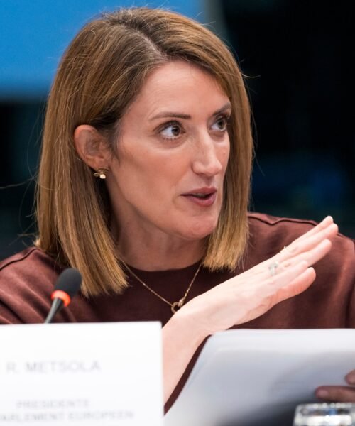 La presidenta del Parlamento Europeo denuncia el “intolerable” acoso con pornografía ‘deepfake’ a decenas de eurodiputadas
