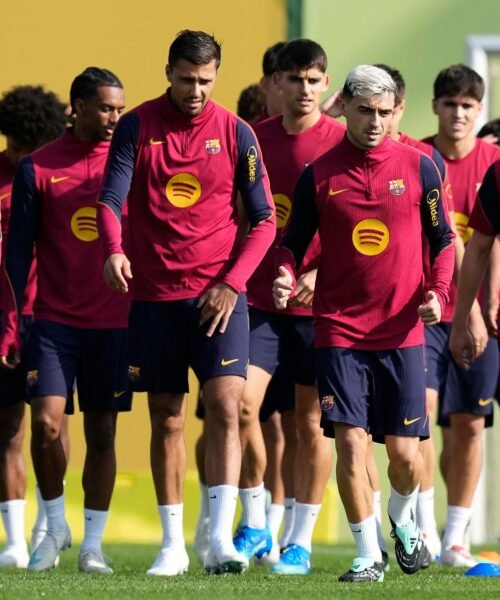 Barcelona – Alavés en directo | De Jong hará de central y debuta Brian Fariñas en el lateral