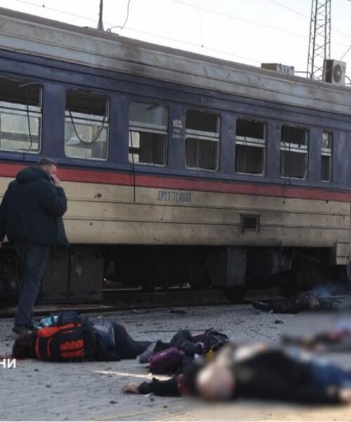 Al menos 13 muertos en un ataque ruso contra una estación de tren de la ciudad ucrania de Dnipró