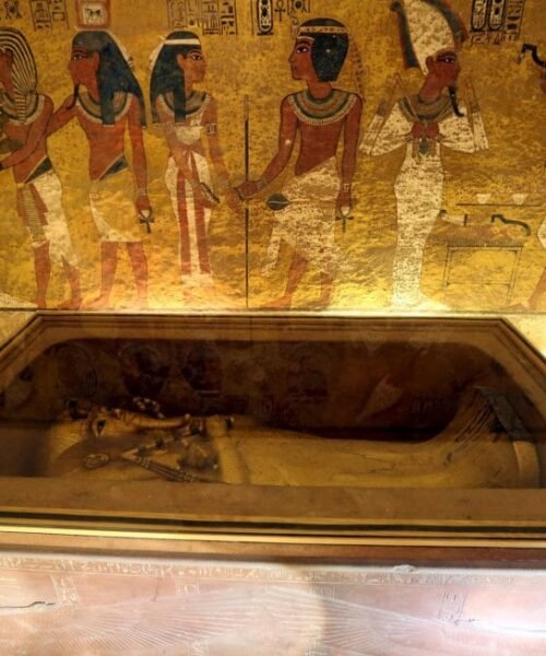 ¿Comparten piso Tutankamón y Nefertiti?