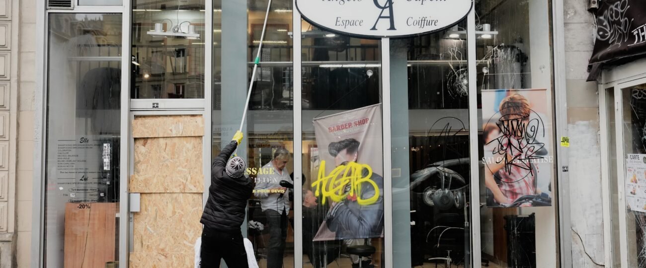 Patrullas caninas y seguridad privada: el comercio francés se blinda ante las manifestaciones del sábado