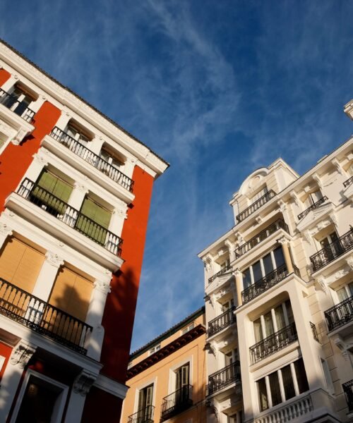 El decreto de vivienda incluye incentivos fiscales a los particulares que vendan sus casas vacías a empresas públicas