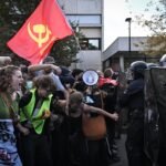 Las protestas estudiantiles se extienden por Francia mientras el Gobierno acusa al partido de Mélenchon de alentar la violencia urbana