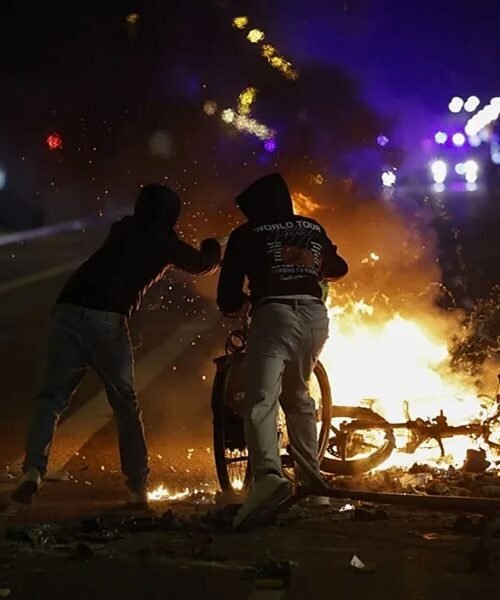 Golpe policial contra Blocus en España en vísperas de la convocatoria de nuevos disturbios