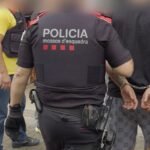 Los Mossos registran los domicilios de los tres detenidos por tirotear a dos guardias civiles en Tarrasa