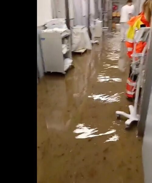 Las fuertes lluvias obligan a evacuar la planta baja del Hospital de Blanes